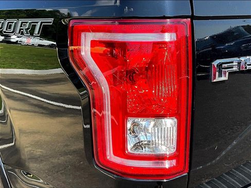 Used 2016 Ford F150 XLT w/ Equipment Group 302A Luxury AWD/4WD image 23
