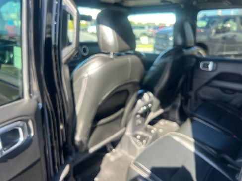 Used 2022 Jeep Gladiator Overland w/ Popular Equipment Package AWD/4WD image 34