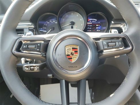 Used 2025 Porsche Macan S image 9