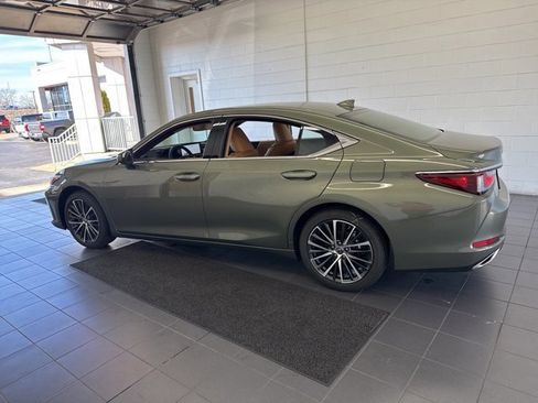 New 2025 Lexus ES 350 w/ Premium Package image 5