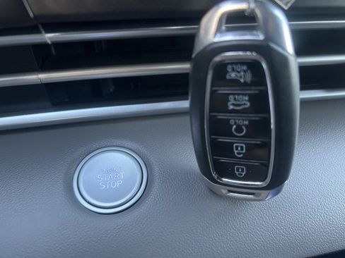 Used 2023 Hyundai Elantra SEL image 31