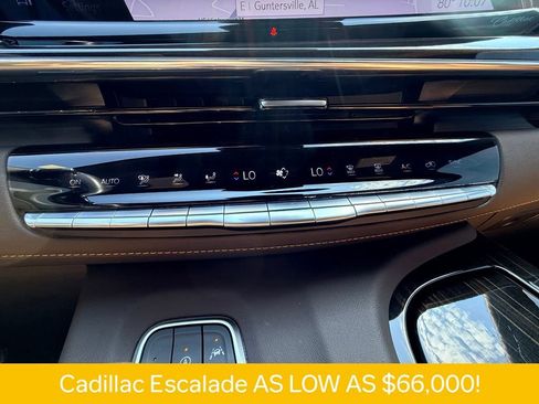 Used 2022 Cadillac Escalade Premium Luxury AWD/4WD image 11