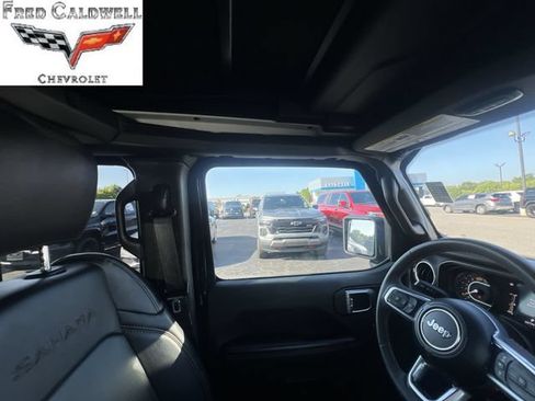 Used 2024 Jeep Wrangler Unlimited Sahara w/ Technology Group AWD/4WD image 15