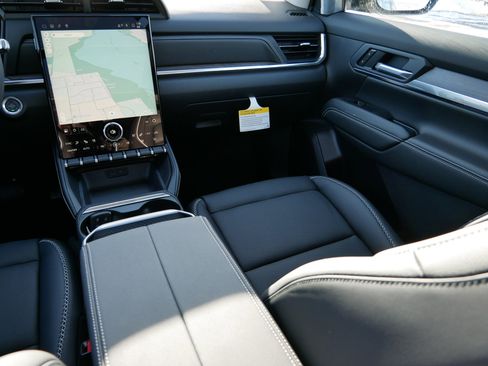 New 2026 GMC Terrain Denali w/ LPO, Black Badging Package image 9