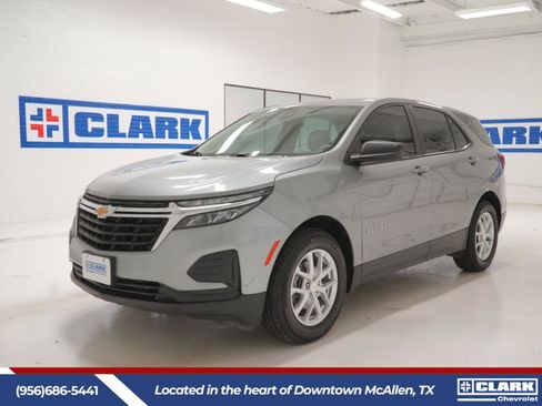Used 2024 Chevrolet Equinox LS w/ Driver Confidence II Package FWD image 1