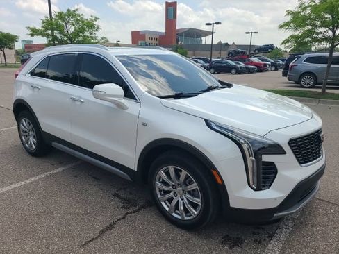Used 2023 Cadillac XT4 Premium Luxury w/ Enhanced Visibility Package AWD/4WD image 10