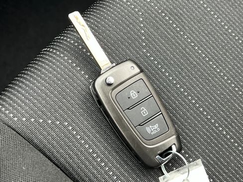 New 2026 Hyundai Venue SE image 26