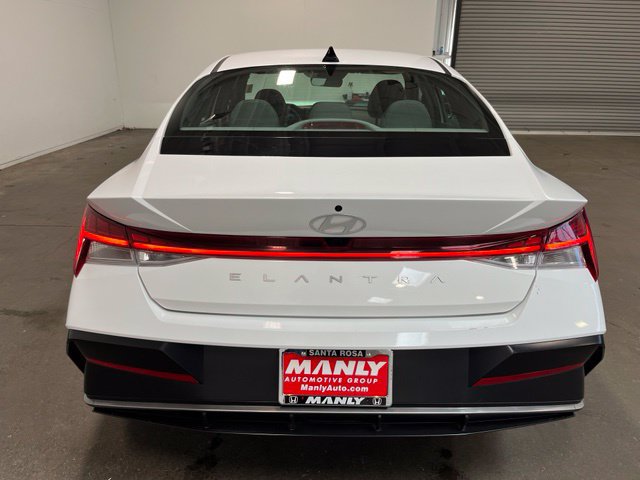 Used 2025 Hyundai Elantra SEL FWD image 4
