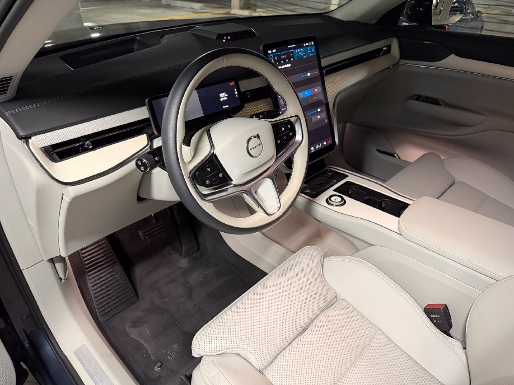 Certified 2025 Volvo EX90 Plus AWD/4WD image 10