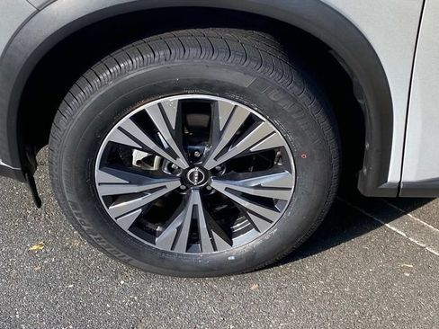 Used 2023 Nissan Rogue SV FWD image 6