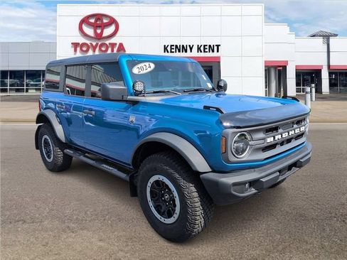 Used 2024 Ford Bronco Big Bend w/ Sasquatch Package AWD/4WD image 1