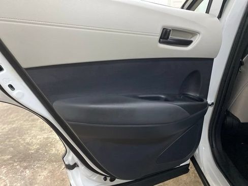 Used 2024 Toyota Corolla Cross L FWD image 60