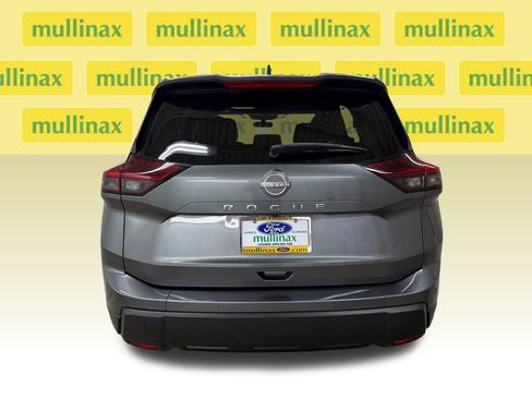Used 2024 Nissan Rogue S FWD image 7