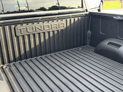 Used 2025 Toyota Tundra Limited AWD/4WD image 30