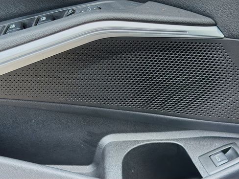 Used 2022 BMW 330i Sedan w/ M Sport Package image 23