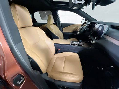 Used 2024 Lexus RX 350 Premium w/ Accessory Package (Z1) image 27