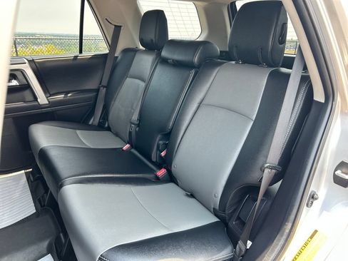 Used 2020 Toyota 4Runner SR5 Premium w/ Moonroof Package AWD/4WD image 17