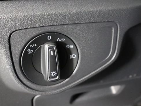 Used 2022 Volkswagen Atlas SE FWD image 23