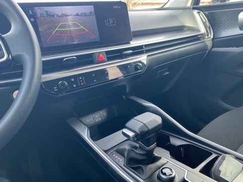 Used 2024 Kia Sorento LX image 44