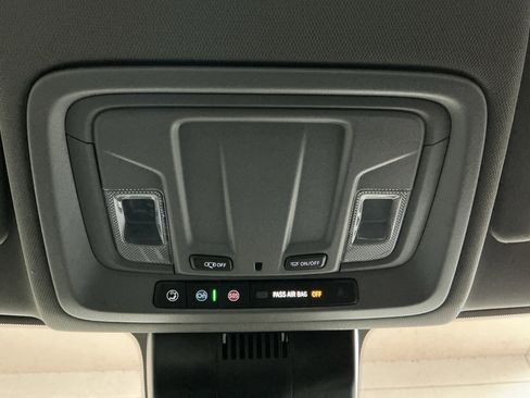 Used 2024 Chevrolet Silverado 1500 LT image 17