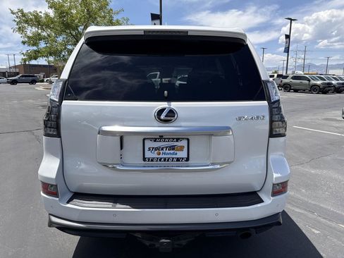 Used 2023 Lexus GX 460 Premium w/ Accessory Package AWD/4WD image 7