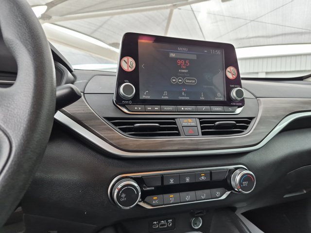 Used 2025 Nissan Altima 2.5 SV FWD image 12