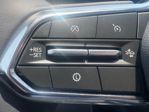 New 2027 Chevrolet Equinox LT w/ Convenience Package II AWD/4WD image 6