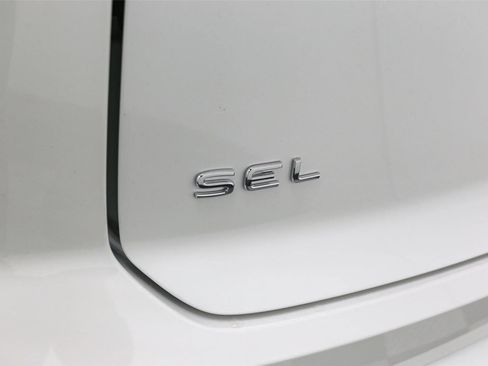 New 2026 Volkswagen Atlas Cross Sport SEL Premium R-Line image 11