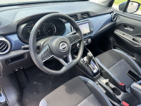Used 2025 Nissan Versa SV image 16