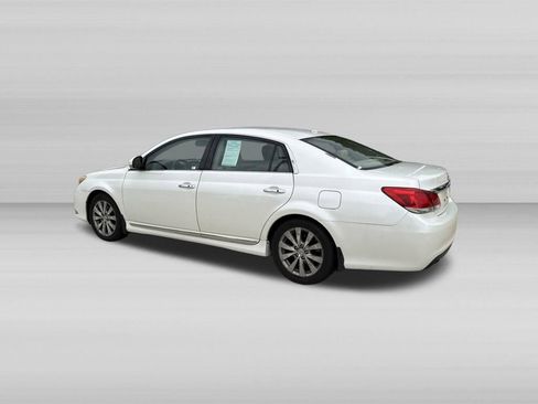 Used 2011 Toyota Avalon Limited FWD image 8