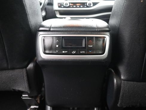Used 2019 Toyota Highlander Plus AWD/4WD image 33