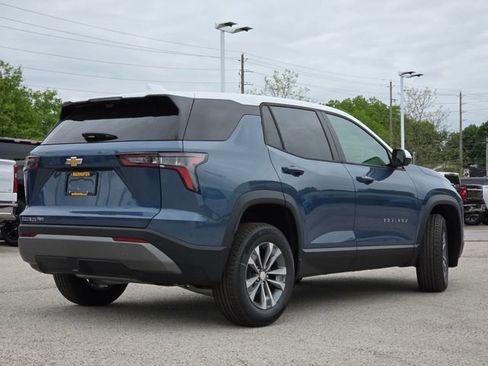 New 2026 Chevrolet Equinox LT w/ Convenience Package II AWD/4WD image 19