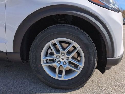 New 2026 Ford Explorer Active image 10