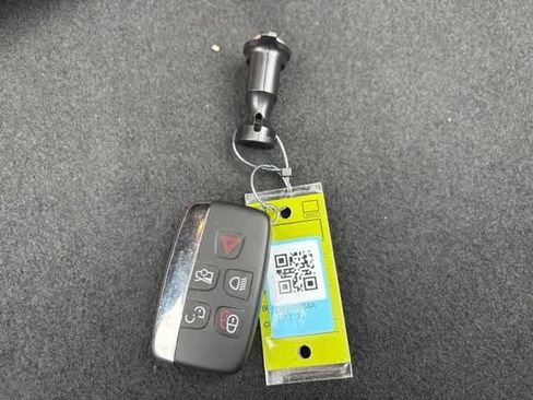 Used 2013 Jaguar XJ AWD image 22