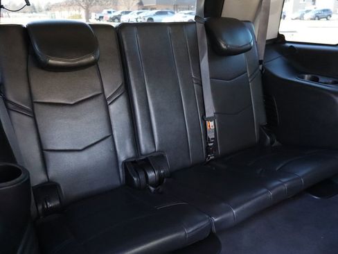 Used 2015 Cadillac Escalade Premium image 22
