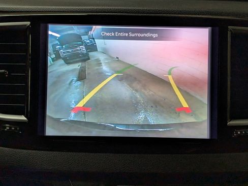 Used 2024 Chrysler Pacifica Touring-L image 45