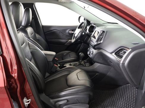 Used 2019 Jeep Cherokee Latitude Plus w/ Cold Weather Group image 26