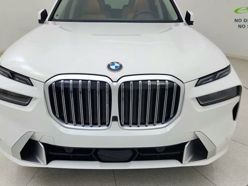Used 2026 BMW X7 xDrive40i AWD/4WD image 8