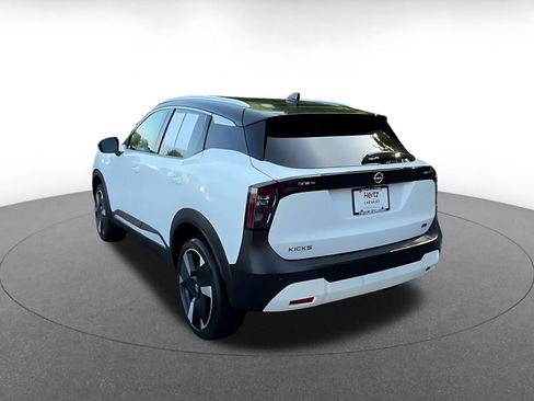 Used 2026 Nissan Kicks SR FWD image 9