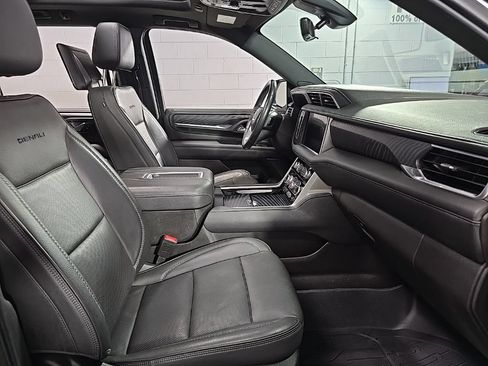 Used 2021 GMC Yukon XL Denali w/ Denali Ultimate Package AWD/4WD image 36