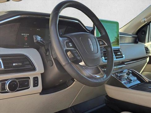 Used 2020 Lincoln Navigator L Reserve w/ Luxury Package image 10