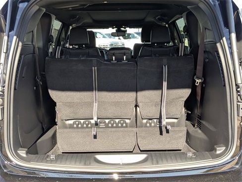 New 2026 Chrysler Pacifica Select image 30