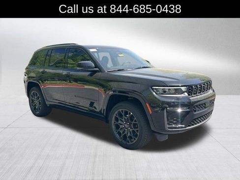 New 2026 Jeep Grand Cherokee Summit AWD/4WD image 3