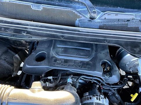 Used 2019 RAM 1500 Laramie image 32