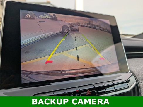 Used 2024 Jeep Compass Sport image 2