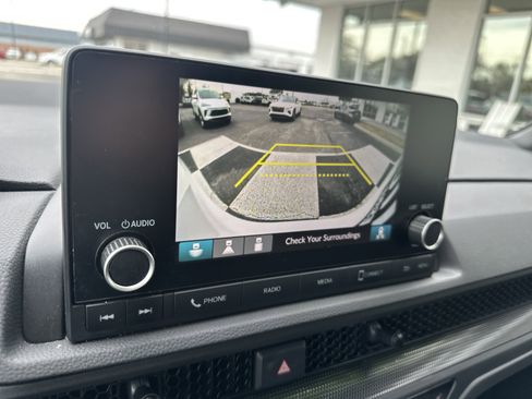 Used 2025 Honda CR-V Sport image 18