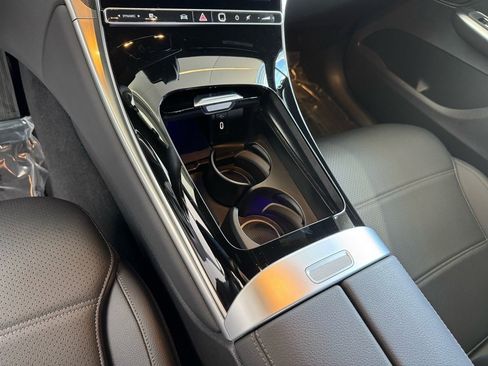 Certified 2025 Mercedes-Benz GLC 300 image 11