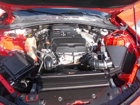 Used 2018 Chevrolet Camaro LT image 8