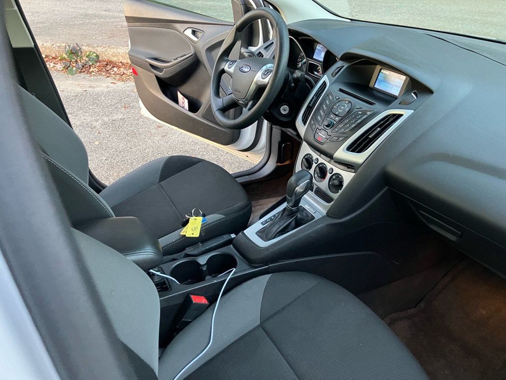 Used 2014 Ford Focus SE FWD image 9