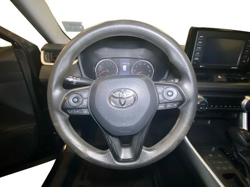 Used 2022 Toyota RAV4 XLE image 12